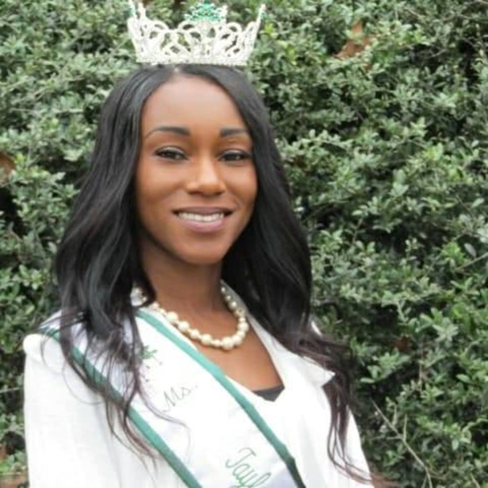 Meet your Posher, Lolani